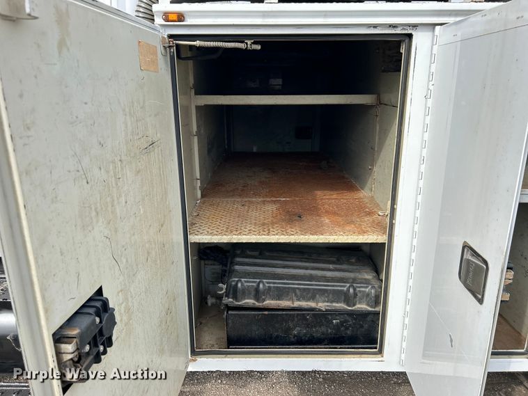 image for item EG1262 2013 Ford F650 Super Duty utility / service truck