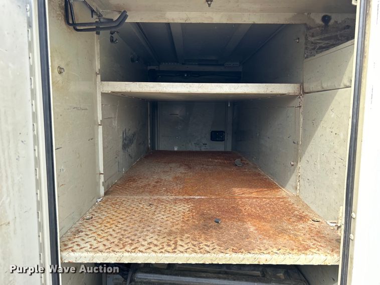 image for item EG1262 2013 Ford F650 Super Duty utility / service truck