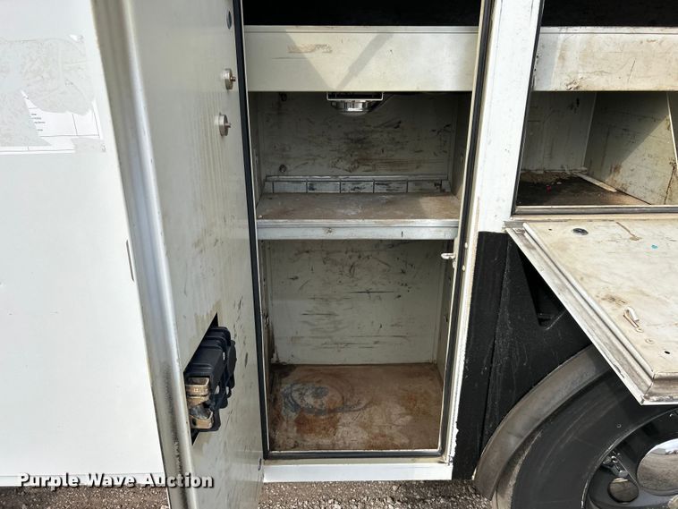 image for item EG1262 2013 Ford F650 Super Duty utility / service truck