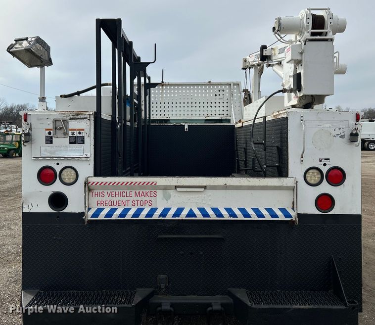 image for item EG1262 2013 Ford F650 Super Duty utility / service truck