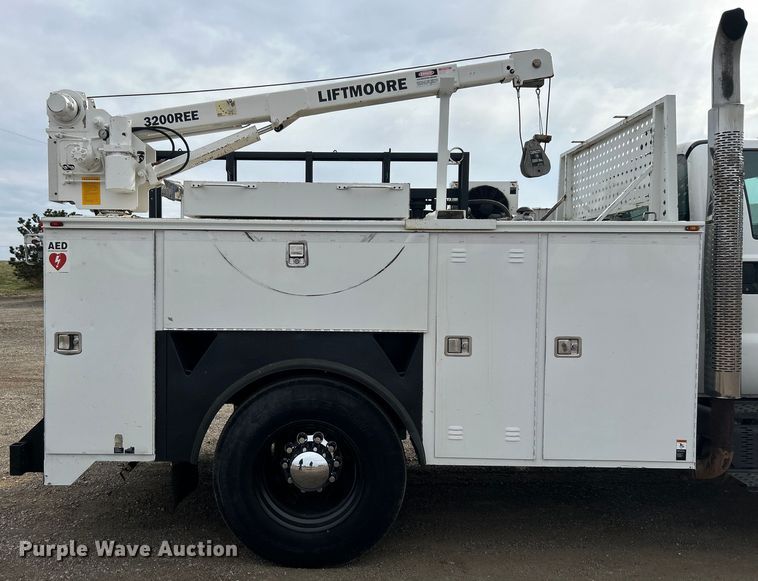 image for item EG1262 2013 Ford F650 Super Duty utility / service truck