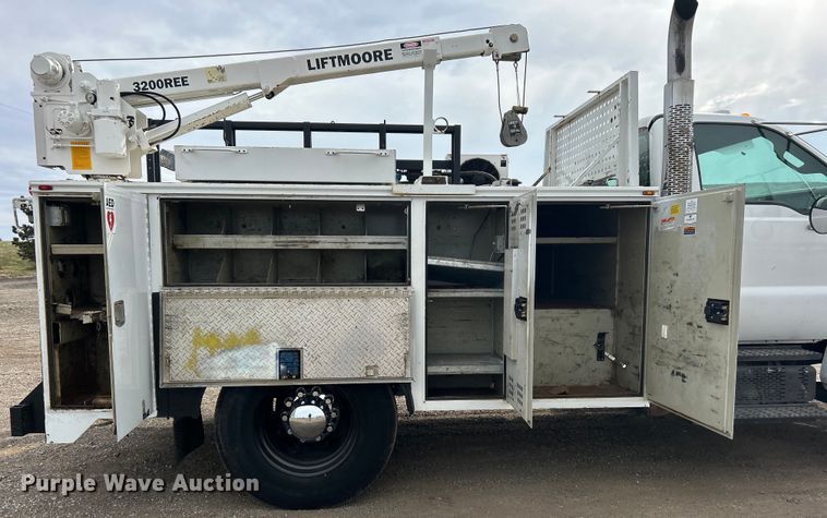 image for item EG1262 2013 Ford F650 Super Duty utility / service truck