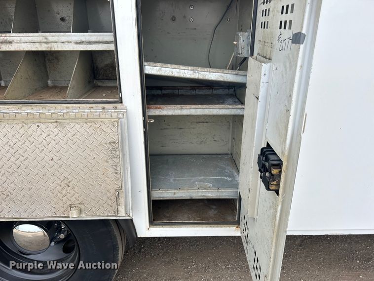 image for item EG1262 2013 Ford F650 Super Duty utility / service truck