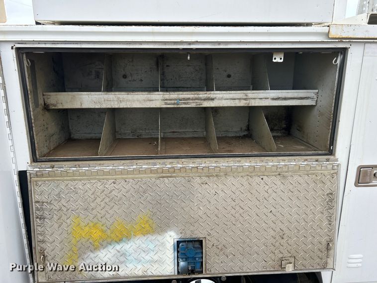 image for item EG1262 2013 Ford F650 Super Duty utility / service truck