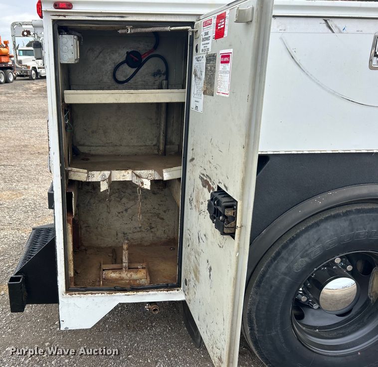 image for item EG1262 2013 Ford F650 Super Duty utility / service truck