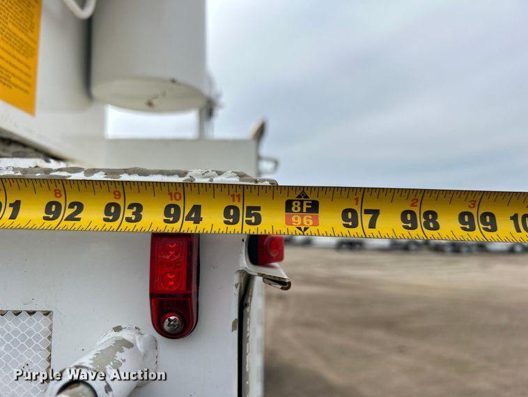 image for item EG1262 2013 Ford F650 Super Duty utility / service truck