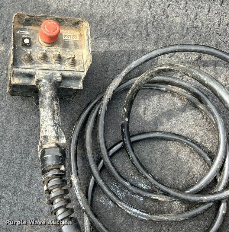 image for item EG1262 2013 Ford F650 Super Duty utility / service truck