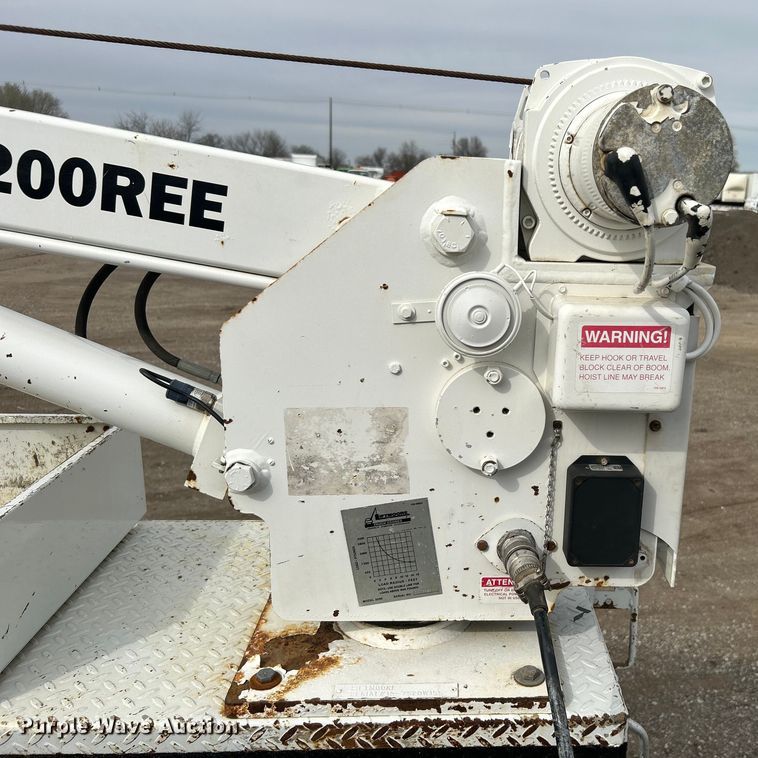 image for item EG1262 2013 Ford F650 Super Duty utility / service truck