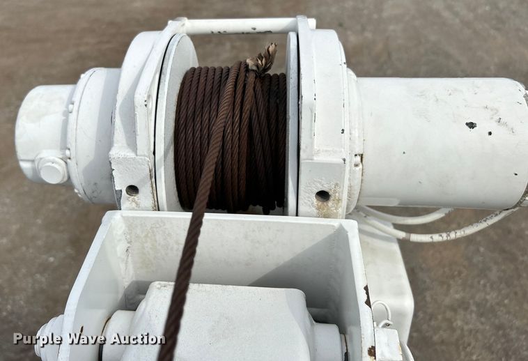 image for item EG1262 2013 Ford F650 Super Duty utility / service truck