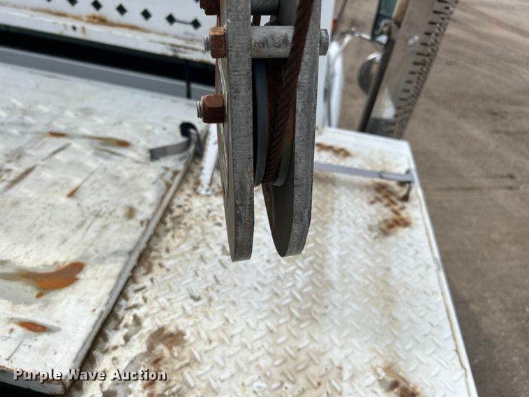 image for item EG1262 2013 Ford F650 Super Duty utility / service truck