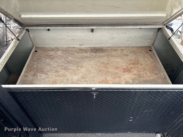 image for item EG1262 2013 Ford F650 Super Duty utility / service truck