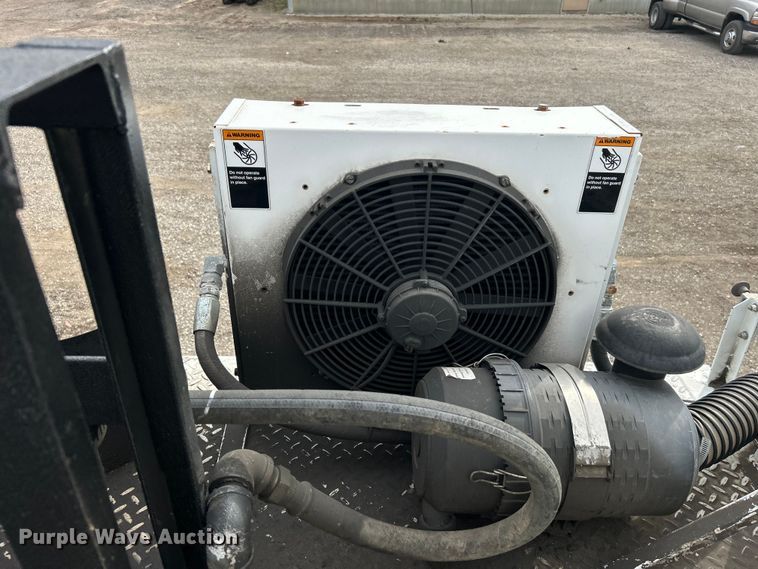 image for item EG1262 2013 Ford F650 Super Duty utility / service truck