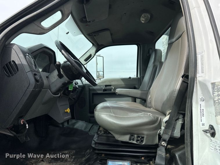 image for item EG1262 2013 Ford F650 Super Duty utility / service truck