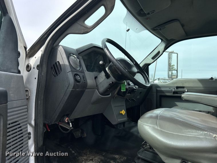 image for item EG1262 2013 Ford F650 Super Duty utility / service truck