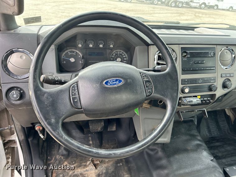 image for item EG1262 2013 Ford F650 Super Duty utility / service truck
