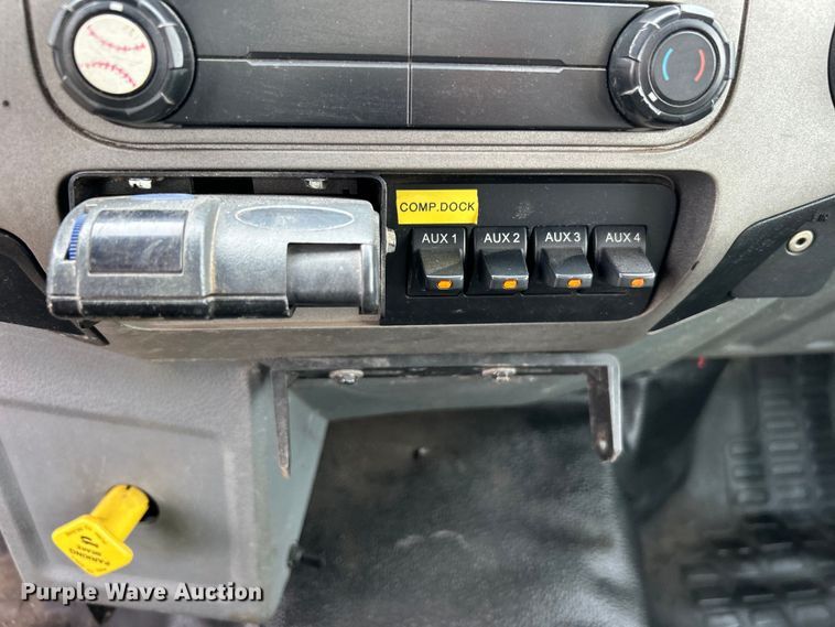 image for item EG1262 2013 Ford F650 Super Duty utility / service truck