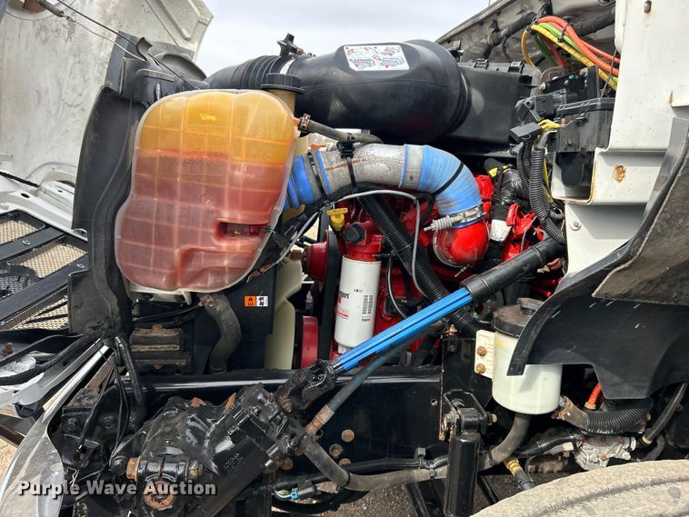 image for item EG1262 2013 Ford F650 Super Duty utility / service truck