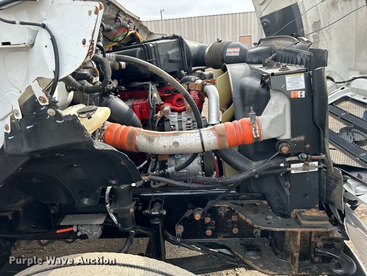 image for item EG1262 2013 Ford F650 Super Duty utility / service truck