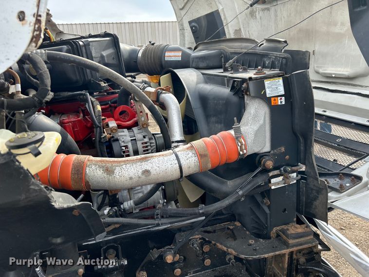 image for item EG1262 2013 Ford F650 Super Duty utility / service truck