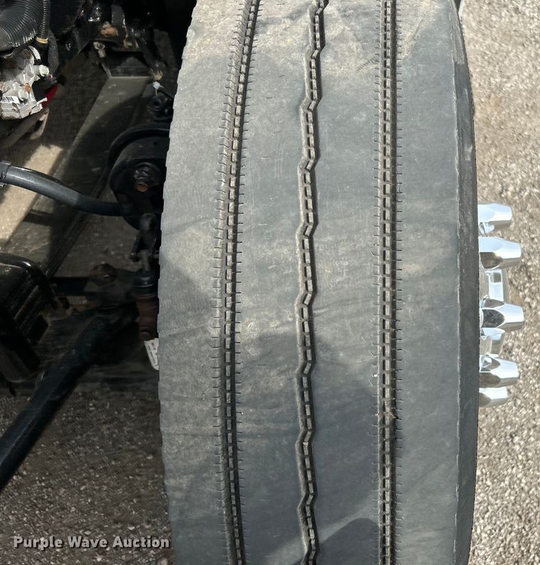 image for item EG1262 2013 Ford F650 Super Duty utility / service truck