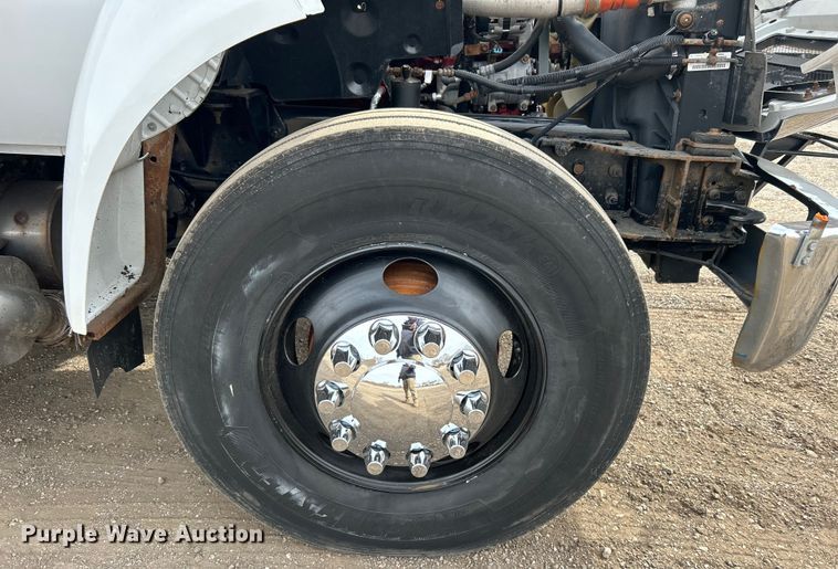 image for item EG1262 2013 Ford F650 Super Duty utility / service truck