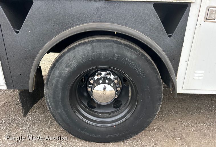 image for item EG1262 2013 Ford F650 Super Duty utility / service truck