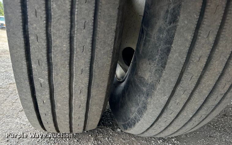 image for item EG1262 2013 Ford F650 Super Duty utility / service truck