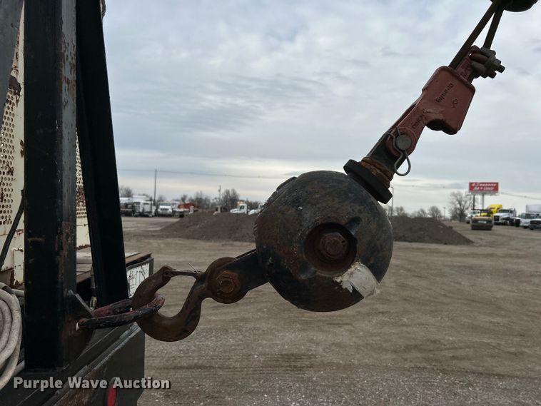 image for item EG1263 2006 Sterling L-Line crane truck