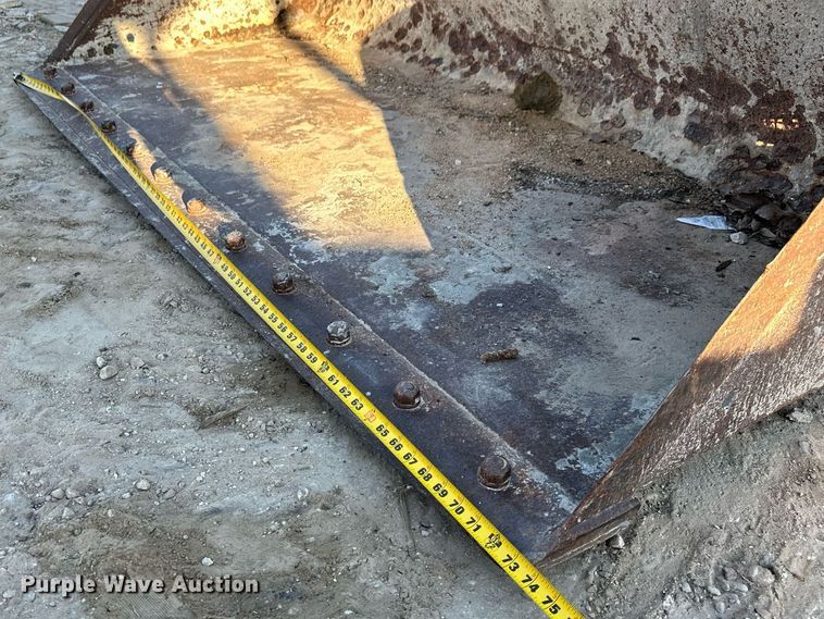 image for item EH3842 Gehl skid steer loader