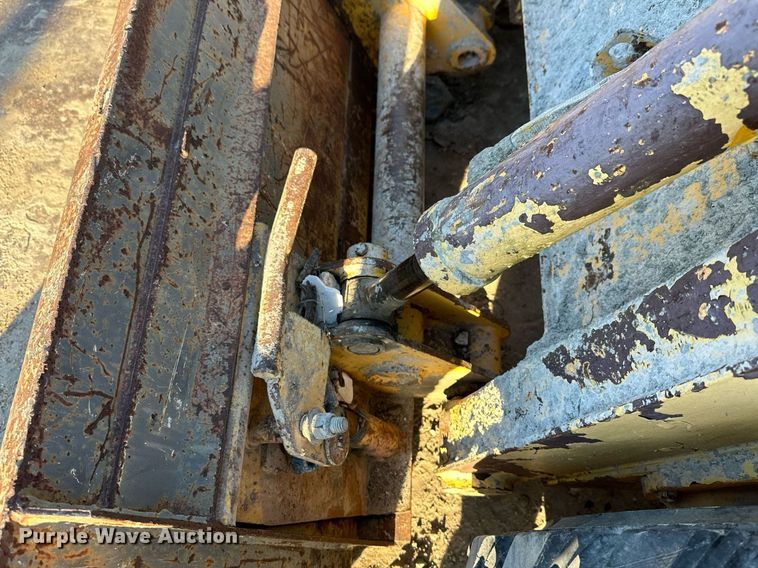 image for item EH3842 Gehl skid steer loader