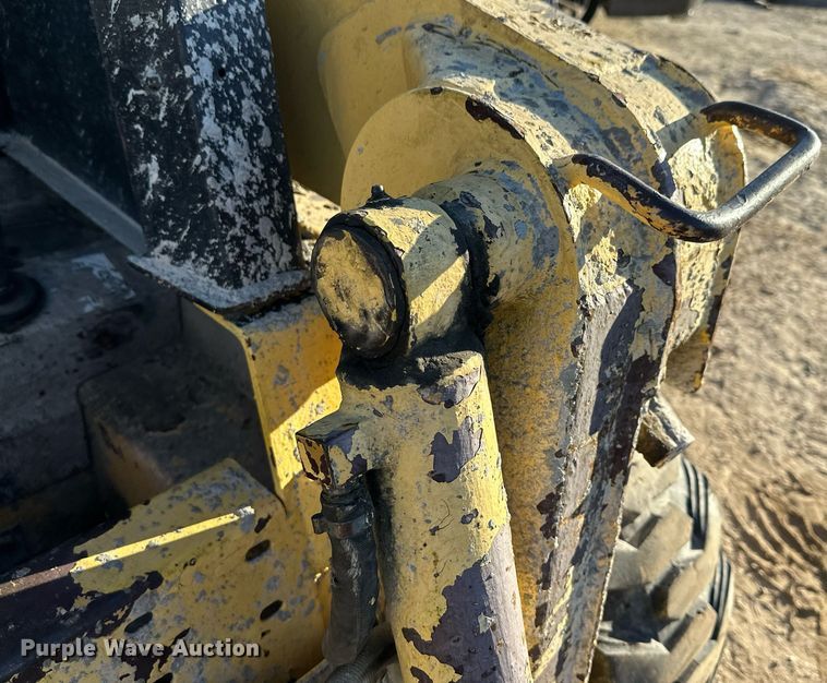 image for item EH3842 Gehl skid steer loader