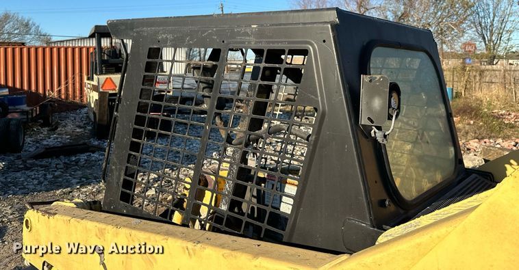 image for item EH3842 Gehl skid steer loader