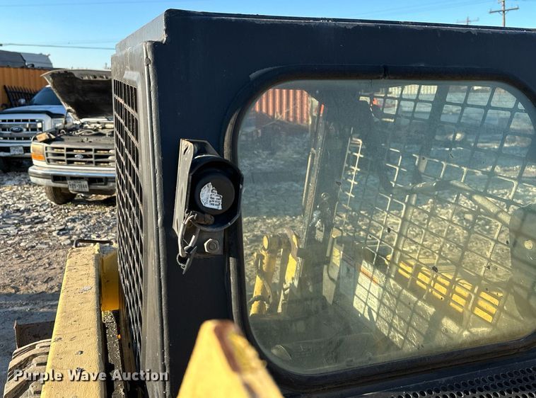 image for item EH3842 Gehl skid steer loader