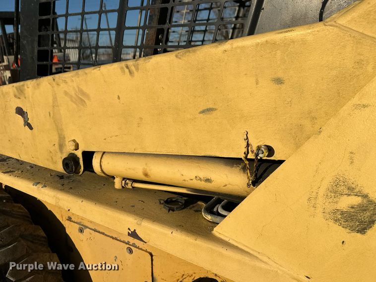 image for item EH3842 Gehl skid steer loader