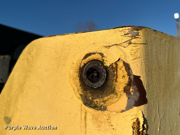 image for item EH3842 Gehl skid steer loader