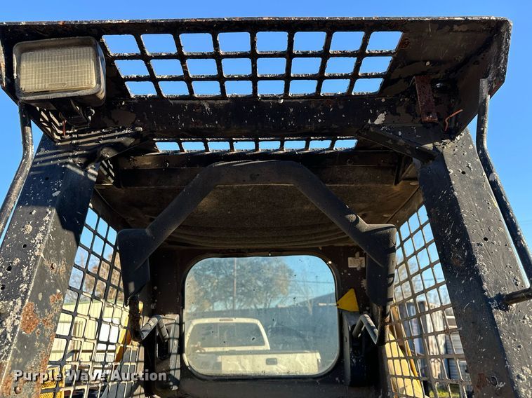 image for item EH3842 Gehl skid steer loader