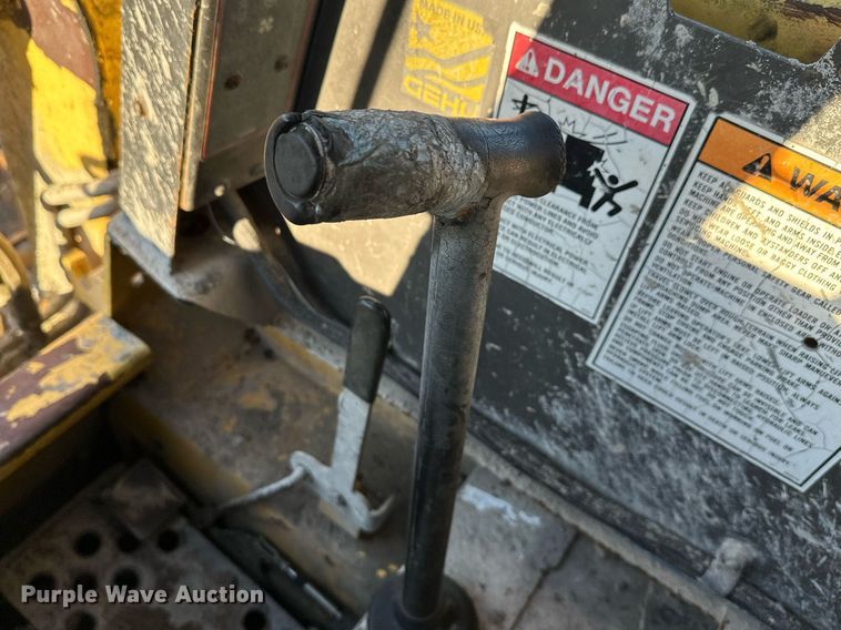 image for item EH3842 Gehl skid steer loader