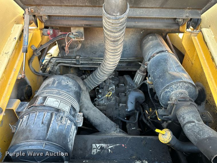 image for item EH3842 Gehl skid steer loader