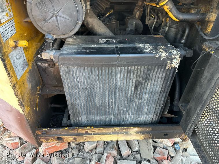 image for item EH3842 Gehl skid steer loader