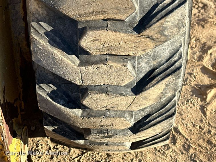 image for item EH3842 Gehl skid steer loader