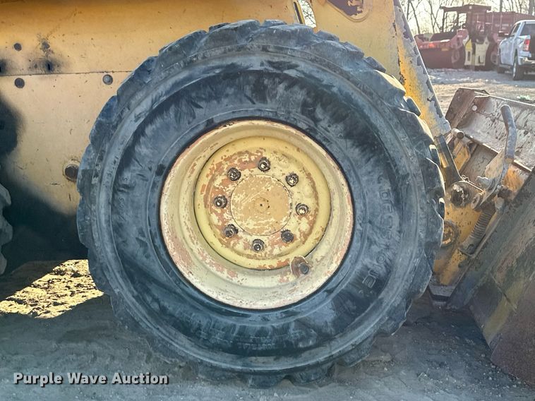 image for item EH3842 Gehl skid steer loader