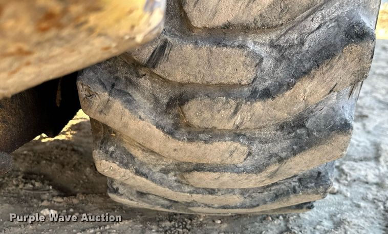 image for item EH3842 Gehl skid steer loader