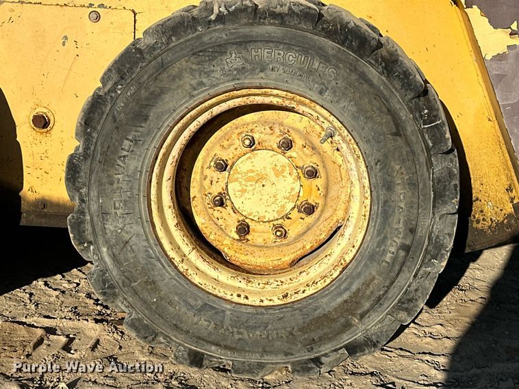 image for item EH3842 Gehl skid steer loader