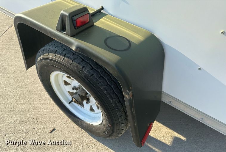 image for item EH6518 1994 Wells Cargo SW8 enclosed cargo trailer