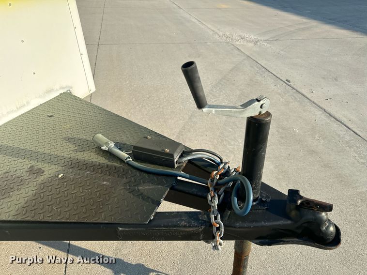 image for item EH6518 1994 Wells Cargo SW8 enclosed cargo trailer