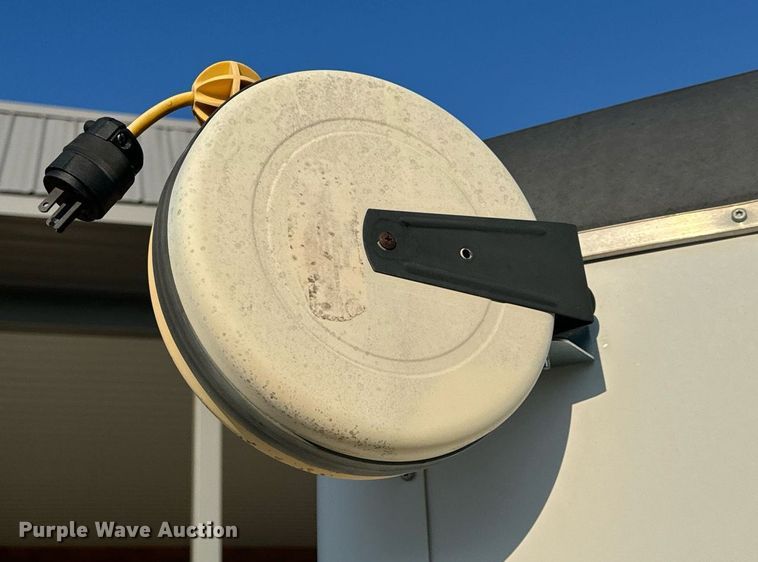 image for item EH6518 1994 Wells Cargo SW8 enclosed cargo trailer