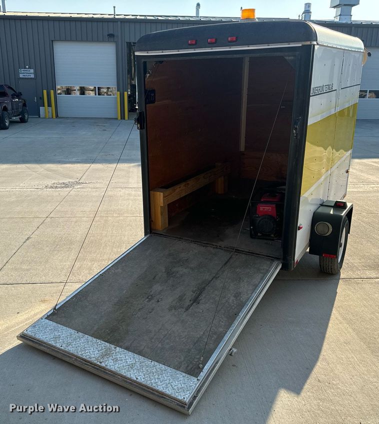 image for item EH6518 1994 Wells Cargo SW8 enclosed cargo trailer