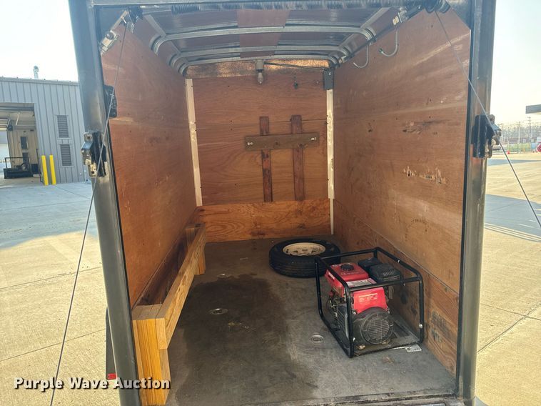 image for item EH6518 1994 Wells Cargo SW8 enclosed cargo trailer