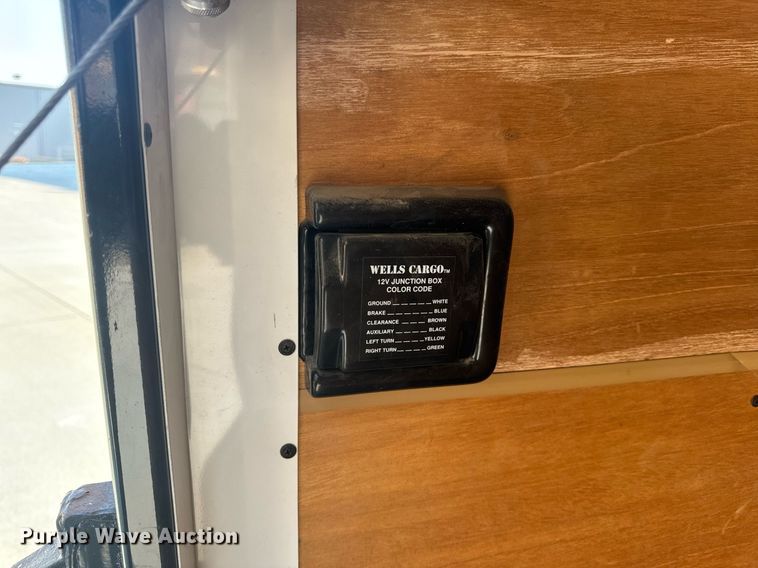 image for item EH6518 1994 Wells Cargo SW8 enclosed cargo trailer
