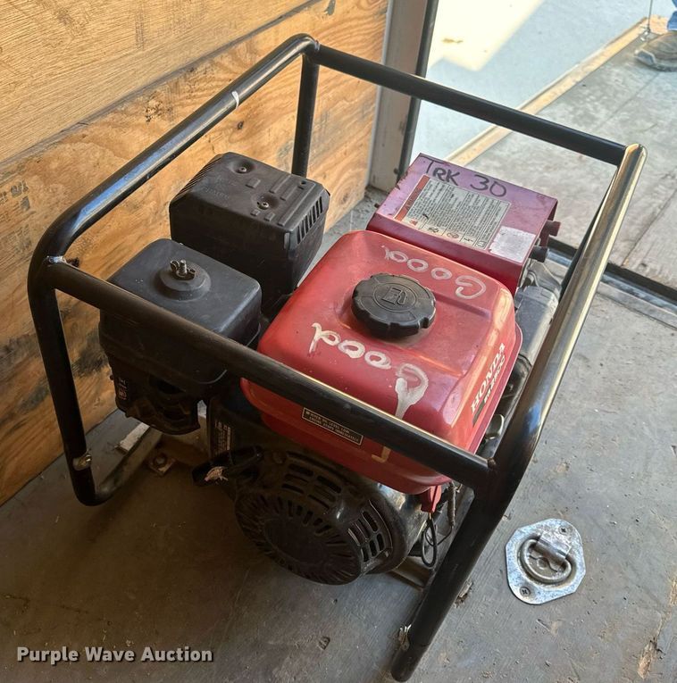 image for item EH6518 1994 Wells Cargo SW8 enclosed cargo trailer